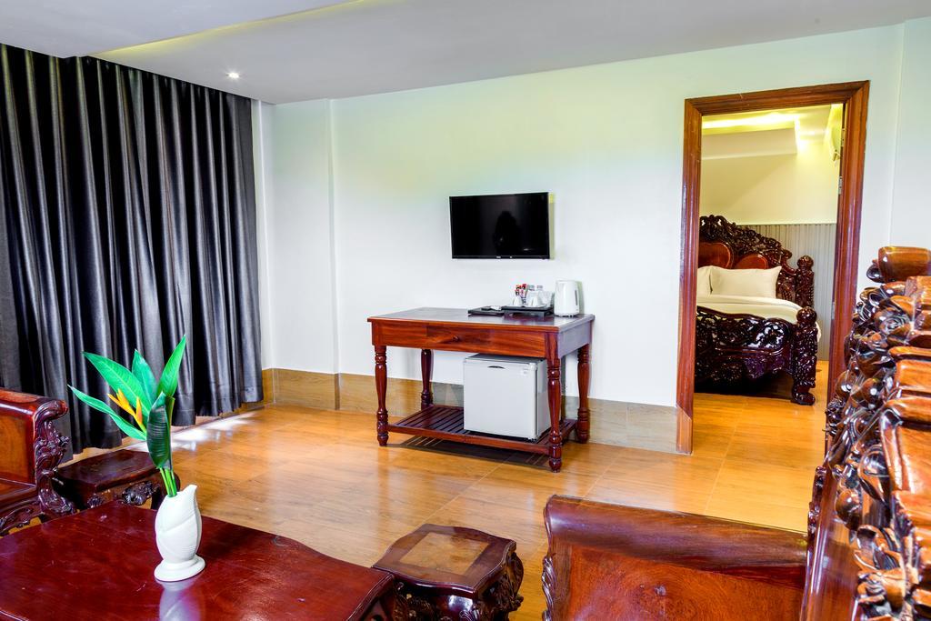 Ly Heng Chhay Hotel Paôy Pêt Buitenkant foto