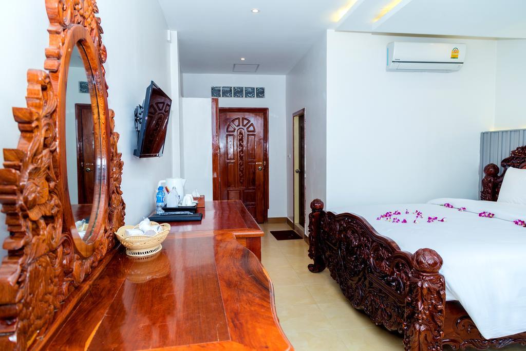Ly Heng Chhay Hotel Paôy Pêt Buitenkant foto