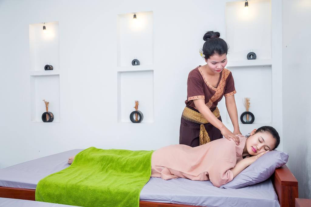 Ly Heng Chhay Hotel Paôy Pêt Buitenkant foto